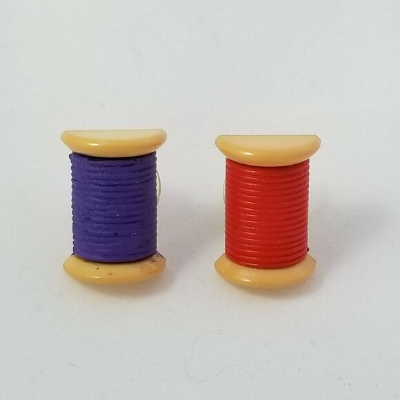 VTG Sewing Spools of Thread Earrings Acrylic Purple Red Tailor Seamstress Cute! - Picture 2 of 5
